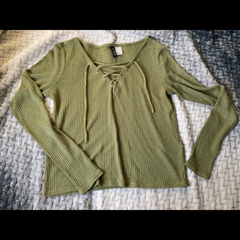 Lace up longsleeve